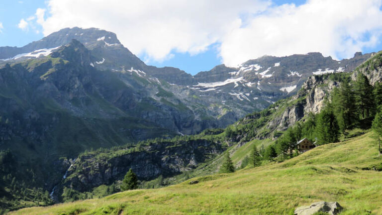 Rifugio Città di Arona e la Punta del Rebbio