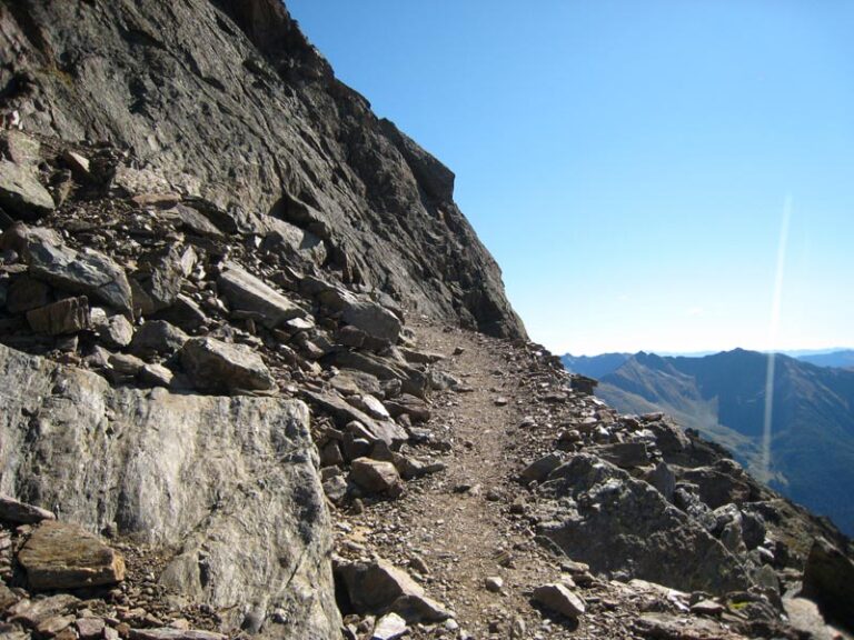 salita esposta al rifugio mantova al vioz