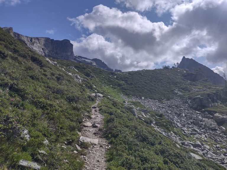 sentiero lago bianco alpe veglia