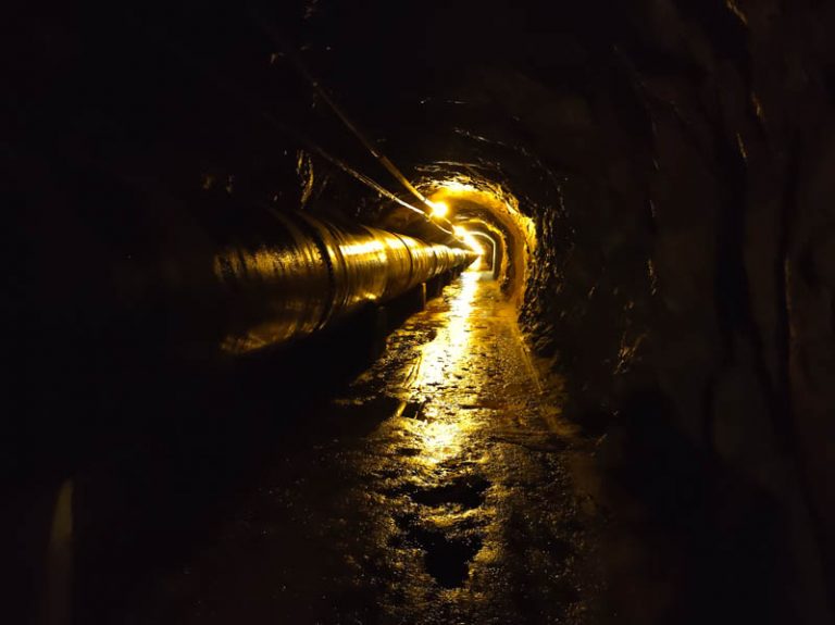 tunnel verso il lago di agaro