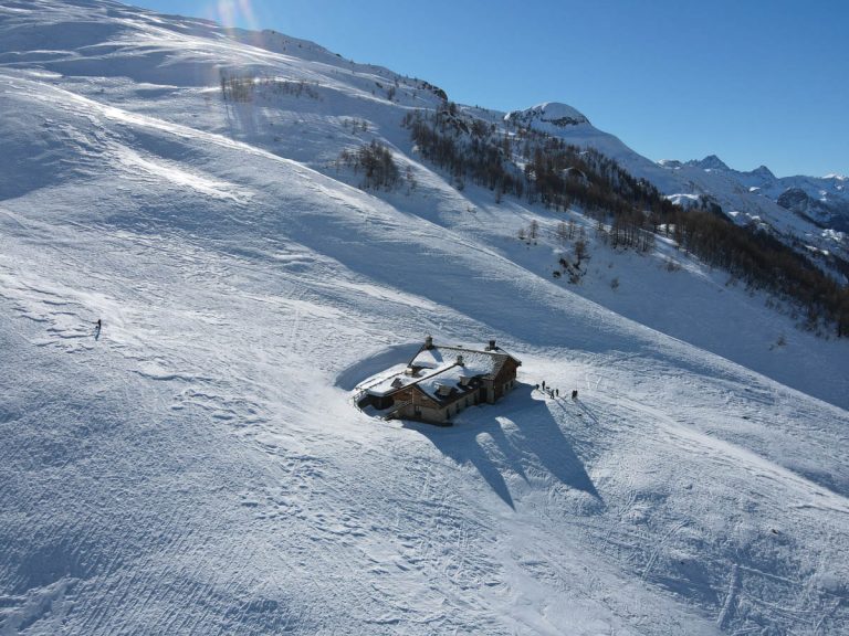 Val Ferret zona del Rifugio Walter Bonatti