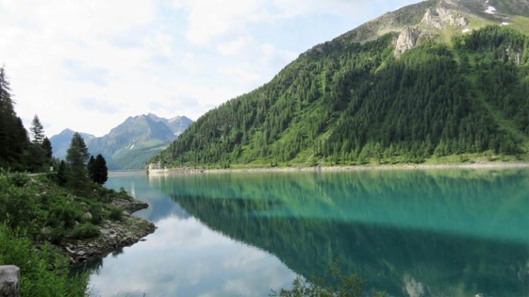 la diga e il Lago di Neves