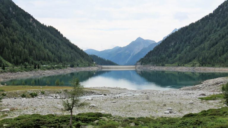 Lago e diga di Neves