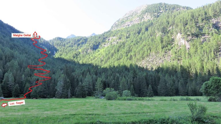 la prima parte del percorso verso il rifugio vedrette di ries