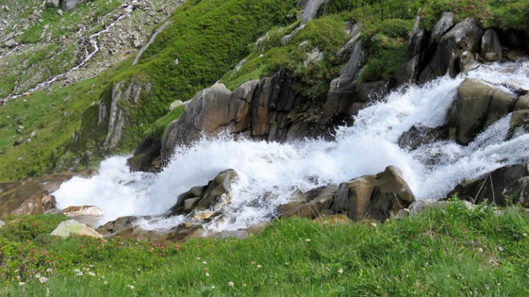 sentiero verso rifugio giogo lungo