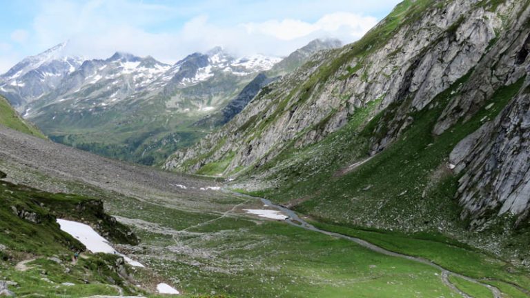 sentiero verso rifugio giogo lungo