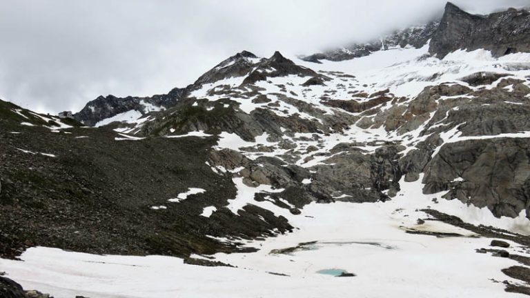 neve e ghiaccio rifugio giogo lungo