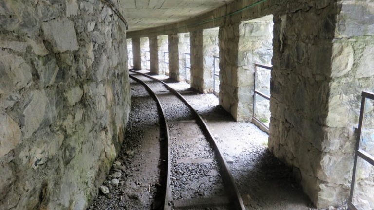 tunnel e binari sentiero del tracciolino