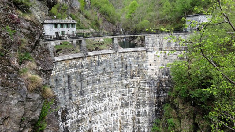 la diga di Moledana in Val dei Ratti