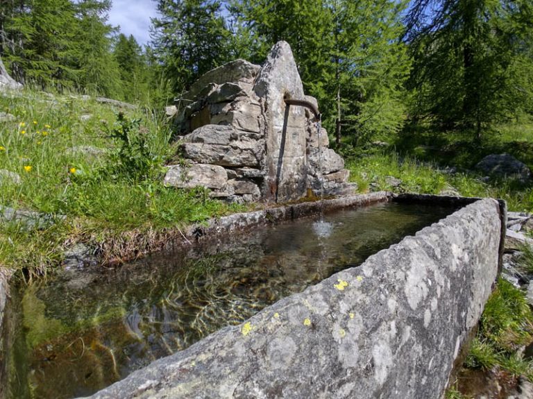 sorgente percorso di salita lago panelatte