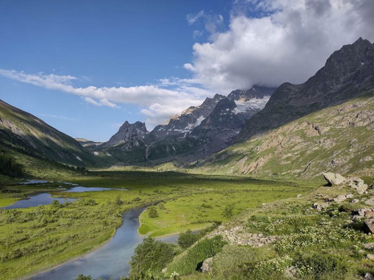 Lago Combal e Pyramides Calcaires