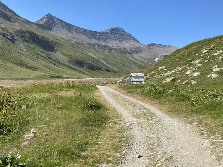 val veny sentiero per la casermetta