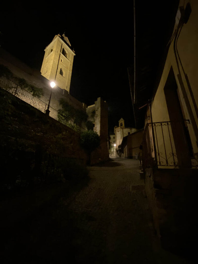 la Torre Campanaria di Monforte d'Alba