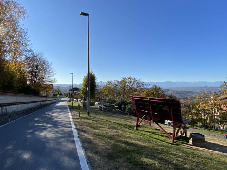 panchina gigante monforte d'alba