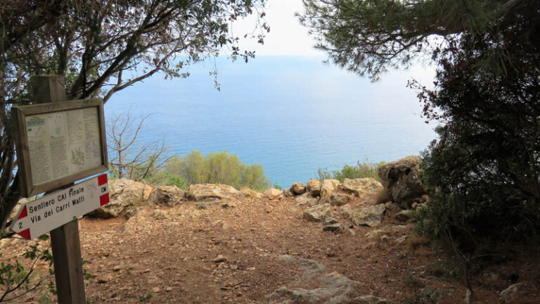 scorcio sul mare dal sentiero natura