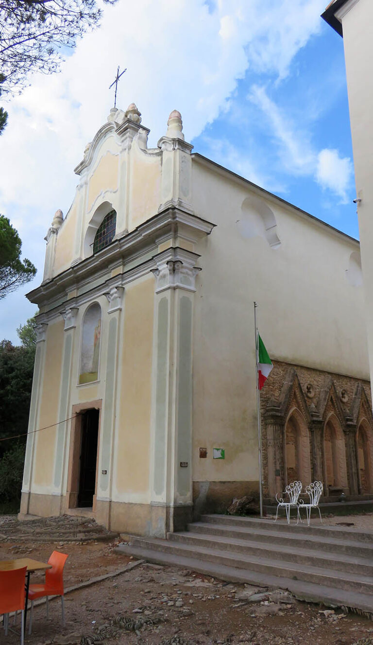 Santuario Maria Regina trekking cultura borgio verezzi