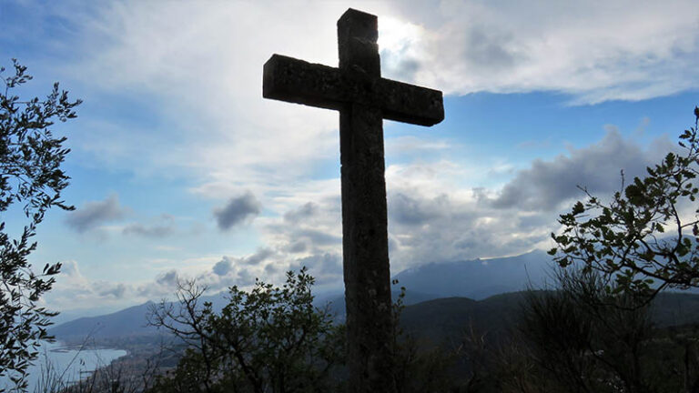 la Croce dei Santi sul sentiero natura borgio verezzi