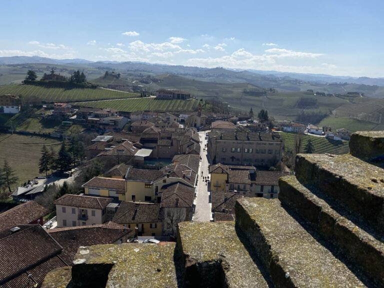 il borgo di Barbaresco