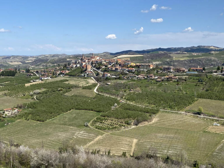 piazzetta belvedere Michele Ferrero Montelupo Albese