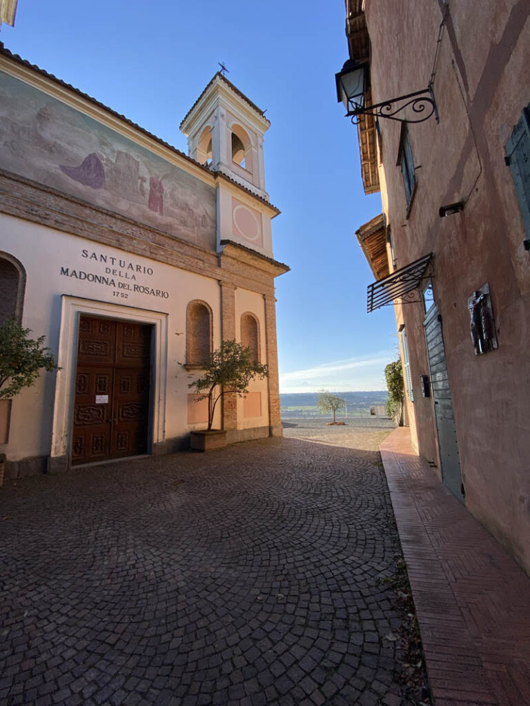 Monchiero Alto - Santuario della Madonna del Rosario