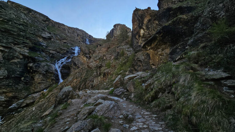 sentiero rifugio vittorio emanuele II valsavarenche