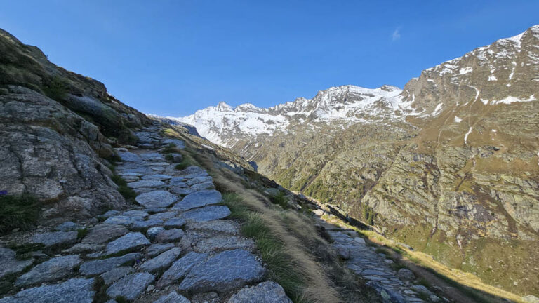 sentiero rifugio vittorio emanuele II valsavarenche