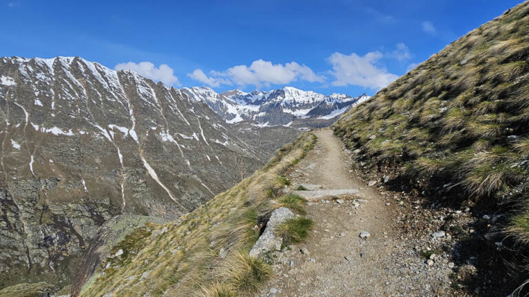 sentiero di salita rifugio vittorio emanuele II