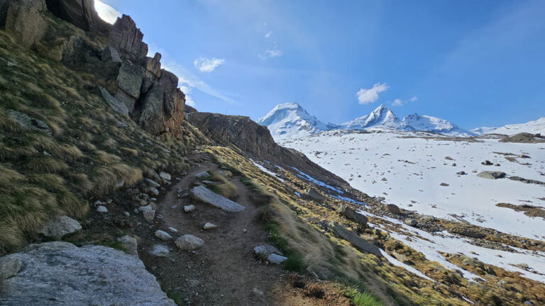 sentiero di salita rifugio vittorio emanuele II