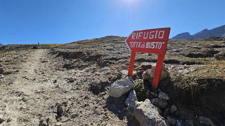 cartello rifugio città di busto