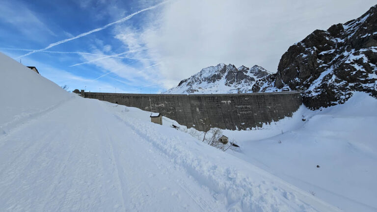 sentiero diga lago del toggia